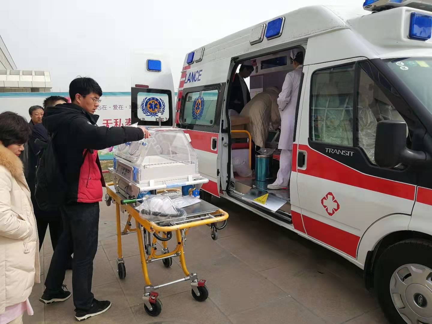 通道救护车转院